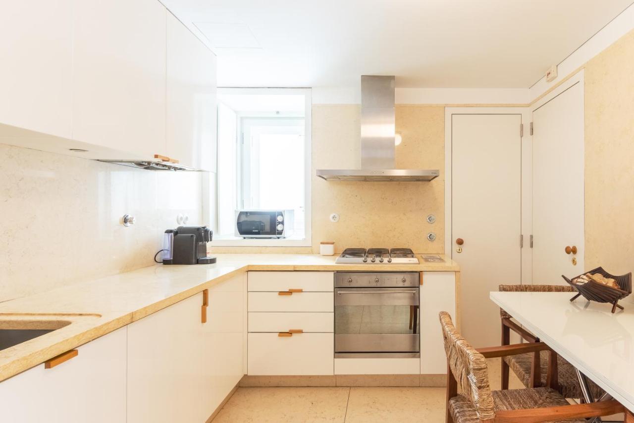 شقة Joivy Chiado Self Check-In 2-Br Flat With Parking Lisboa المظهر الخارجي الصورة