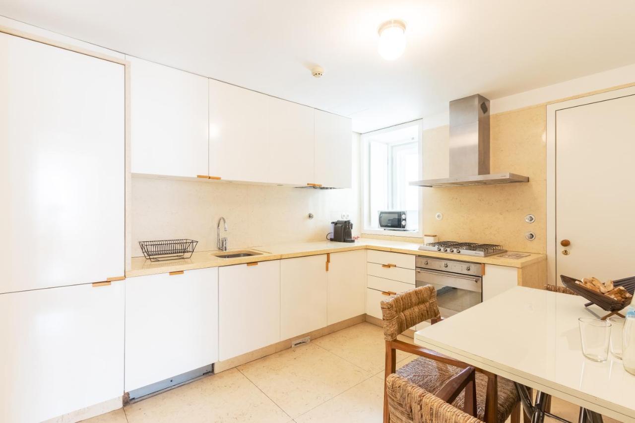 شقة Joivy Chiado Self Check-In 2-Br Flat With Parking Lisboa المظهر الخارجي الصورة